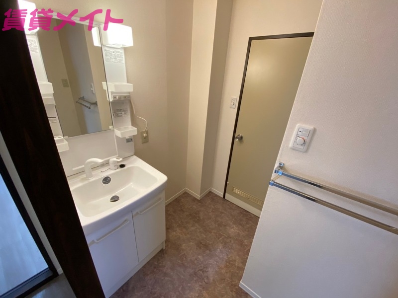 洗面設備　同物件別室写真