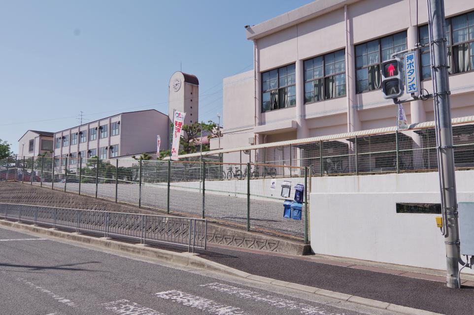 中学校　熊取町立熊取南中学校（中学校）まで1056m