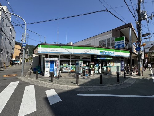 コンビニ　ファミリーマート ひょうたん山北店（コンビニ）まで836m