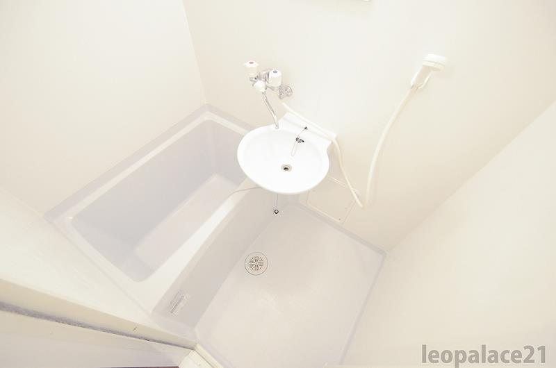 バス・シャワールーム　設備・仕様は号室により異なる為、現況を優先致します。