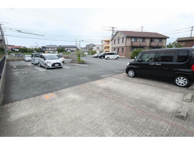 駐車場　駐車場