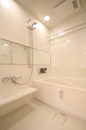 バス・シャワールーム　お風呂で日々の疲れを落としましょう