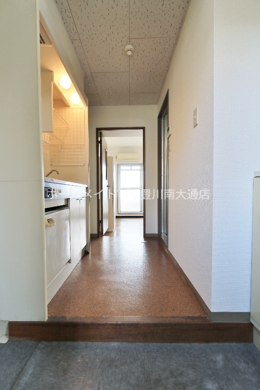 玄関　同型別部屋写真