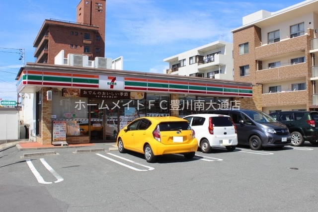 コンビニ　セブンイレブン豊橋白河町店（コンビニ）まで472m