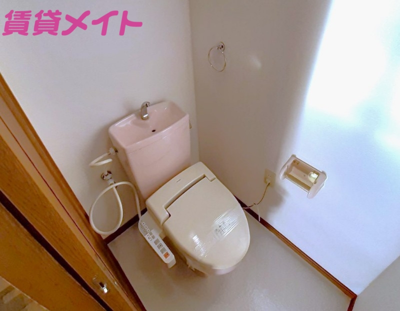 トイレ　別部屋参考写真です。