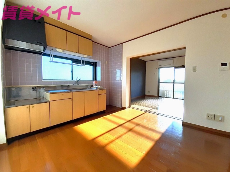 居室・リビング　別部屋参考写真です。