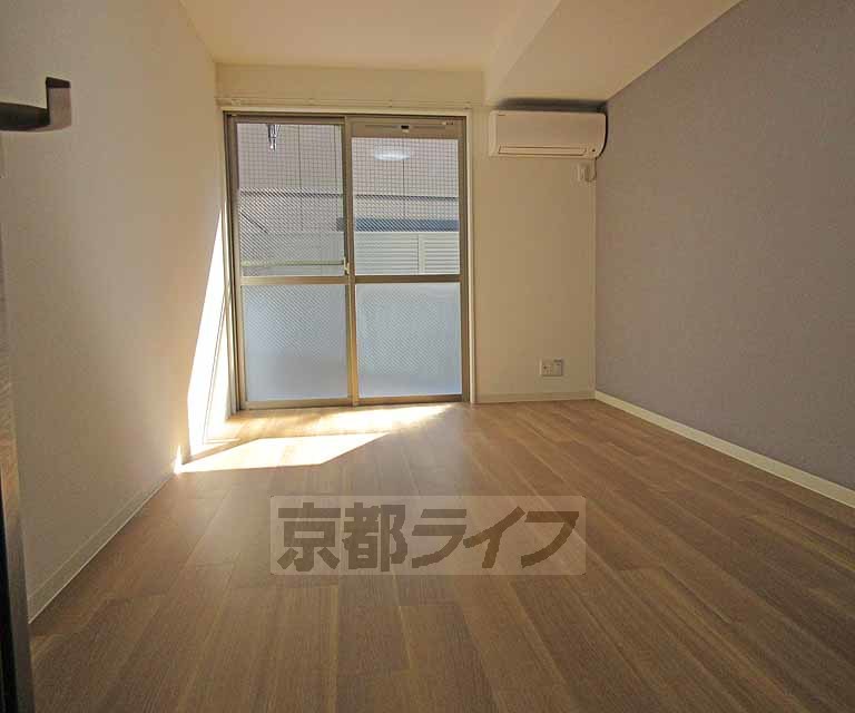 居室・リビング　大き目の一部屋