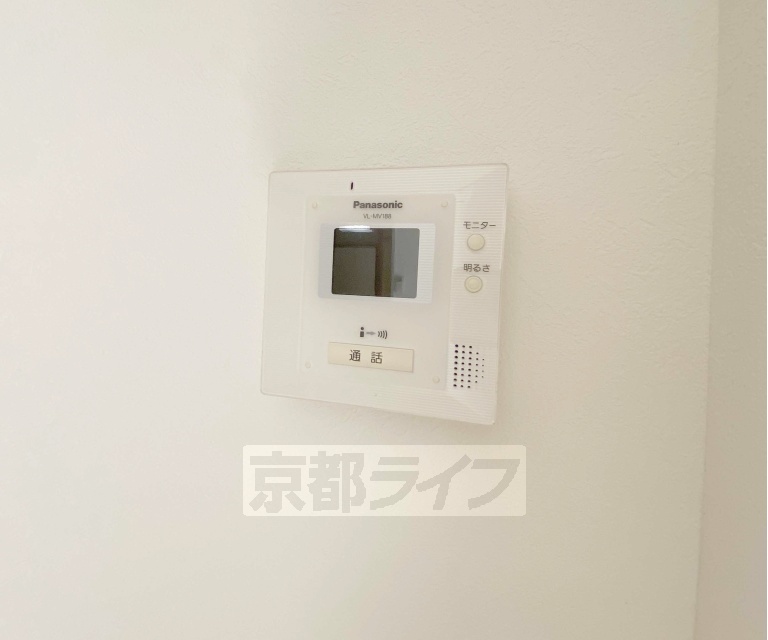 セキュリティ　来客確認が出来るモニター付きです。