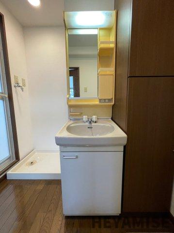 洗面設備　※同間取りの別の階のお部屋の画像です※現況を優先します