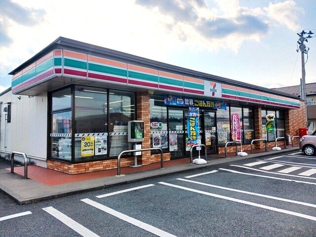 コンビニ　セブンイレブン北上里分店（コンビニ）まで230m