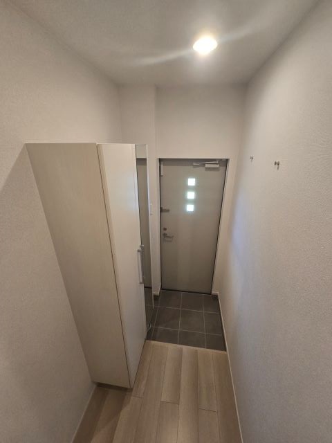 玄関　建築中につき同タイプ物件写真を掲載しております