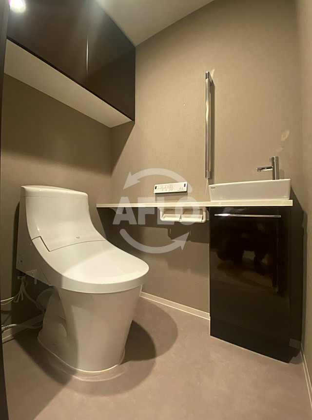 トイレ　シティタワー大阪本町　トイレ