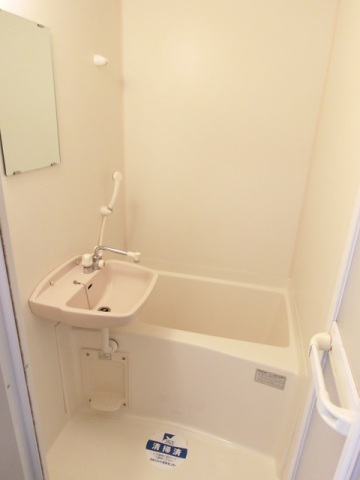 バス・シャワールーム　※別部屋参考写真