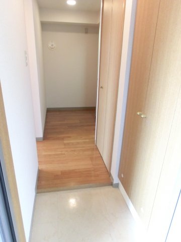 玄関　※別部屋参考写真