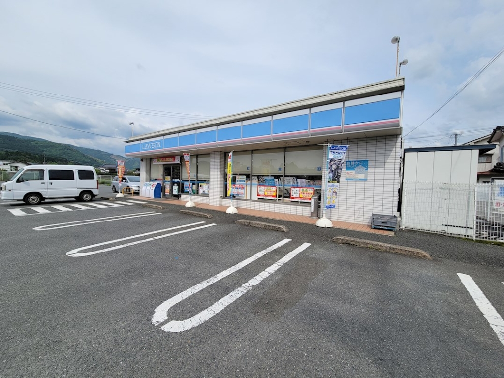 コンビニ　ローソン 済生会日田病院前店（コンビニ）まで631m