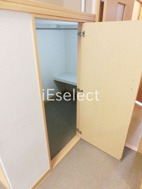 収納　ベット下が収納です。