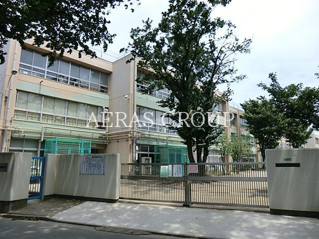 小学校　練馬区立橋戸小学校（小学校）まで608m