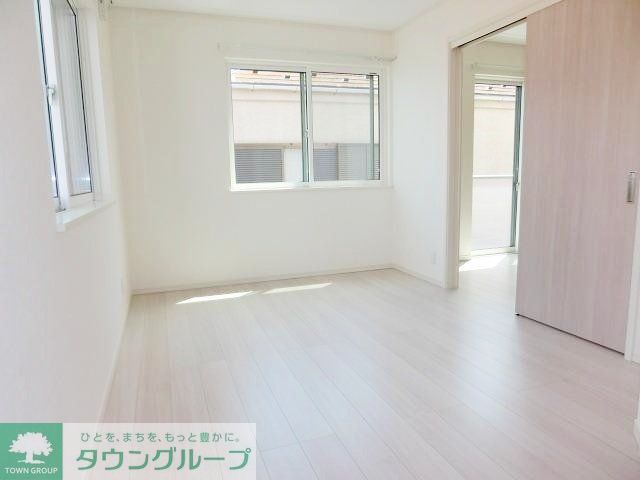 居室・リビング　２面採光の居室