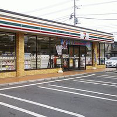 コンビニ　セブンイレブン（コンビニ）まで54m