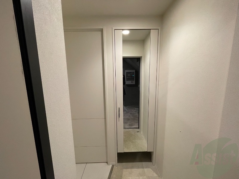 玄関　玄関の様子です。明るい印象ですね。気分もあがりそう。