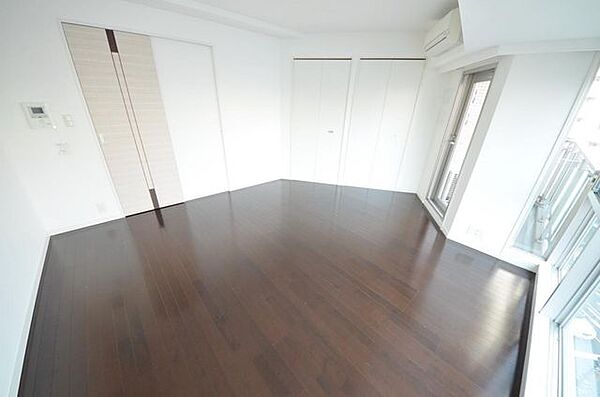 居室・リビング　※同タイプ別室参考写真