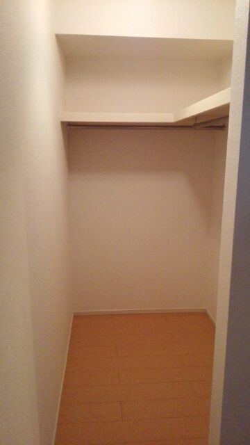 収納　ウォークインクローゼット付き