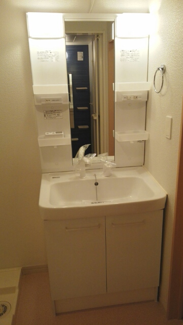 洗面設備　朝の身支度には欠かせない独立洗面化粧台