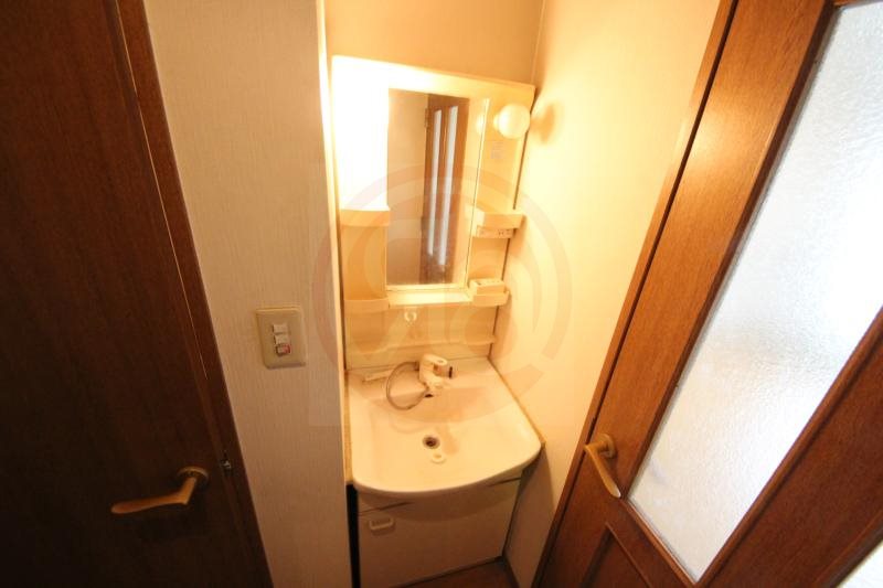 洗面設備　使いやすい独立洗面台です