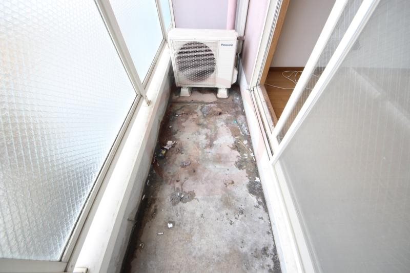 バルコニー　バルコニーからの眺めを楽しみながら食事をしませんか