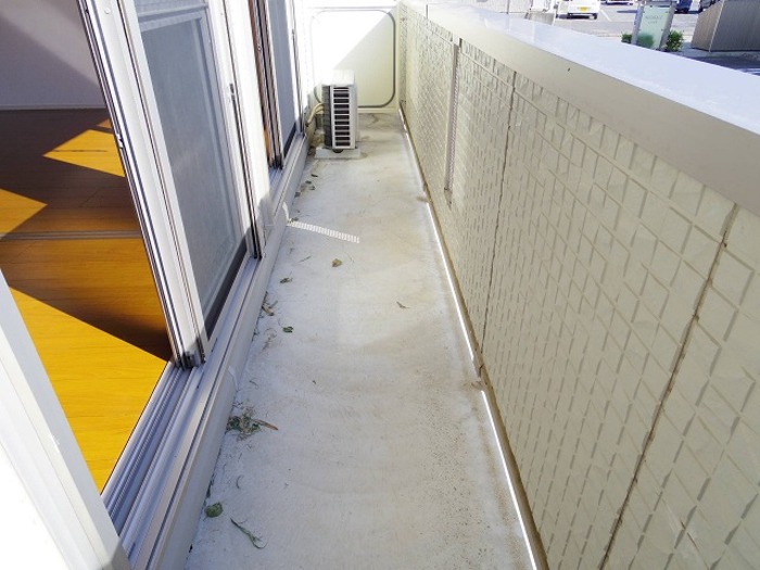 バルコニー　バルコニー