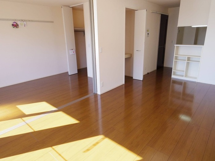 居室・リビング　居室全景