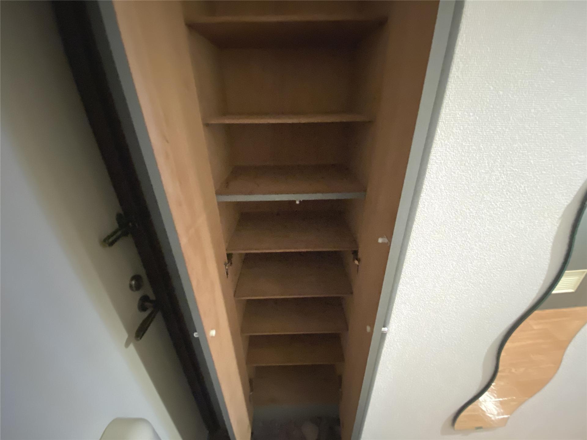 玄関　シューズボックス付きの玄関です(別部屋参考写真)