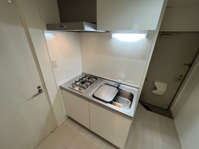 キッチン　同物件の101号室の参考写真です