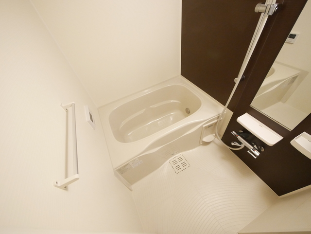 バス・シャワールーム　★機能もスペースも充実したお風呂です★