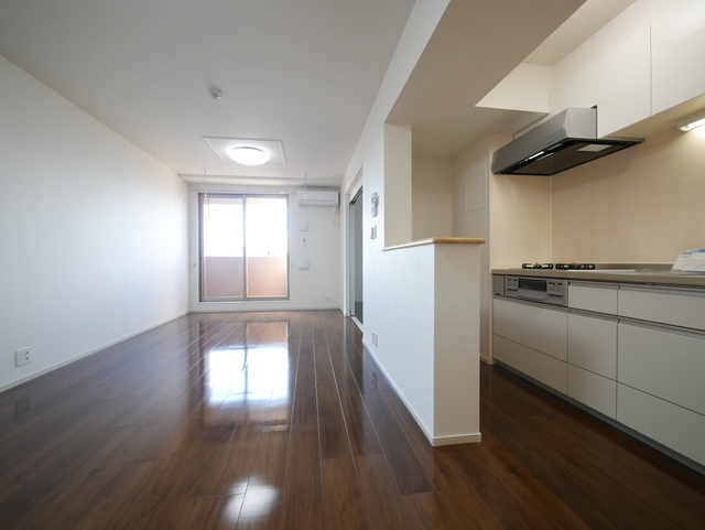 居室・リビング　★明るく広いリビングスペースです★