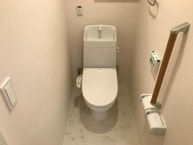 トイレ　トイレ