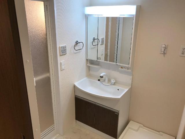 洗面設備　洗髪洗面化粧台