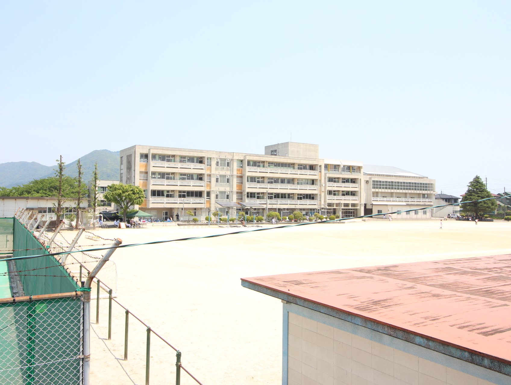 中学校　北九州市立守恒中学校（中学校）まで633m