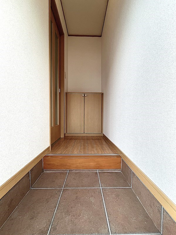 玄関　収納もある玄関です