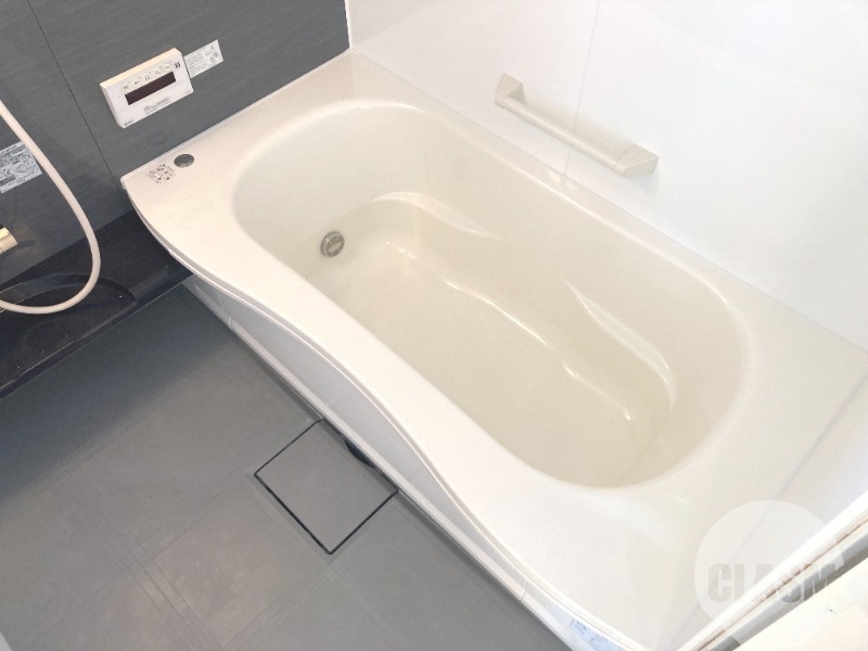 バス・シャワールーム　浴室乾燥機＆追焚機能付き広々バスルーム♪