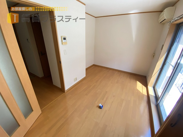 居室・リビング　シンプルで使いやすい居室です。