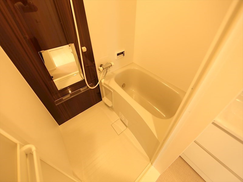 バス・シャワールーム　浴室暖房乾燥機付　追い焚き機能付お風呂　同仕様写真