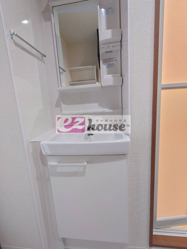 洗面設備　別部屋の参考写真です