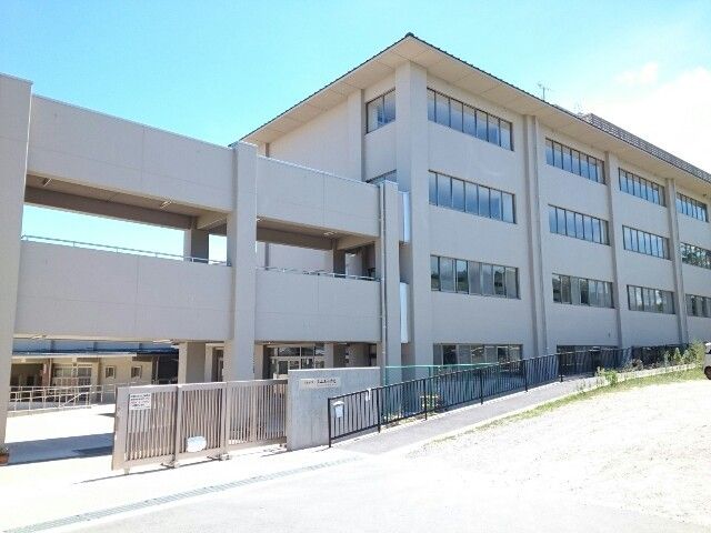 小学校　三山木小学校（小学校）まで350m