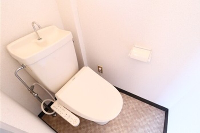 トイレ　清潔感のあるトイレです
