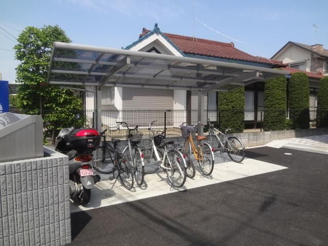 その他共有部分　★屋根付きの駐輪場★