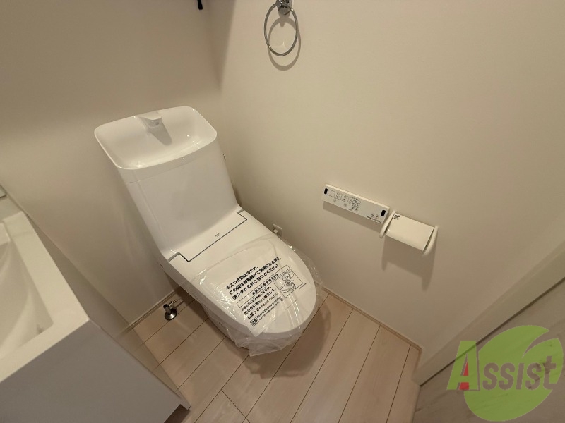 トイレ　トイレはウォシュレット付きです。シャワートイレは嬉しいですね