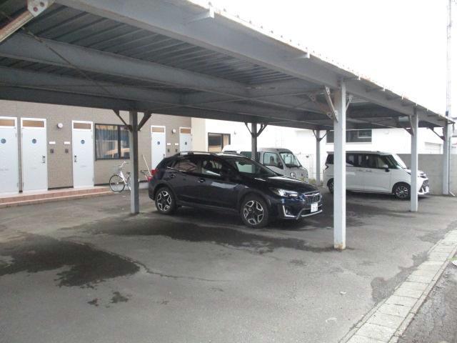 駐車場　駐車場