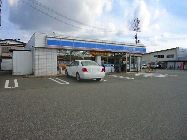 コンビニ　ローソン秋田仁井田本町店（コンビニ）まで529m
