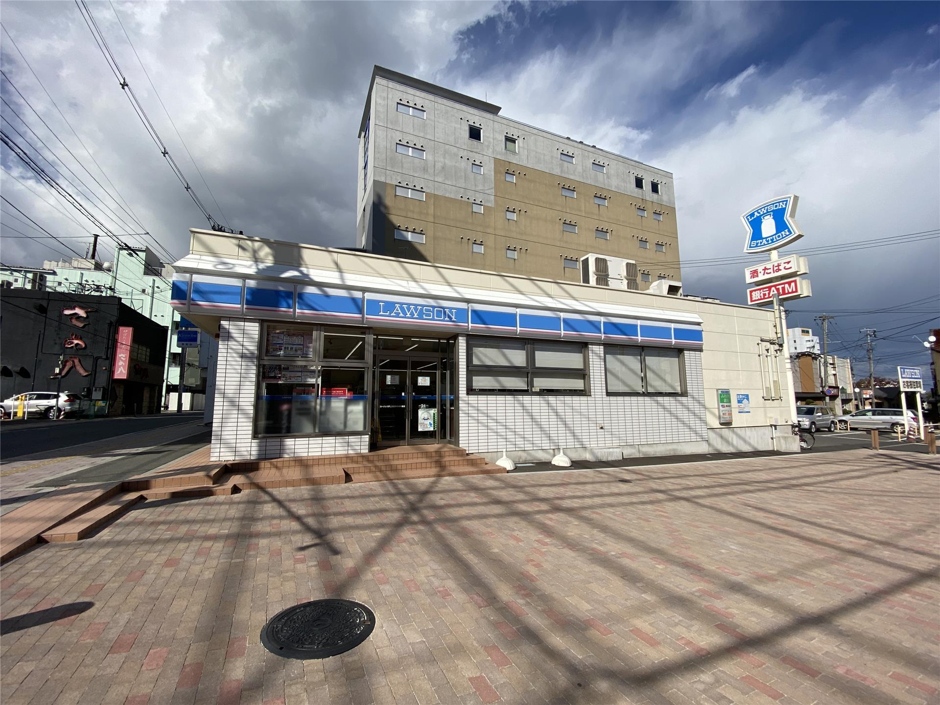 コンビニ　ローソン八戸長横町ゆりの木通店（コンビニ）まで244m